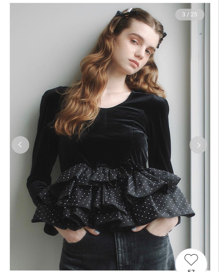 完売‼️LILY BROWN（リリー ブラウン）ベロアペプラムフリルトップス