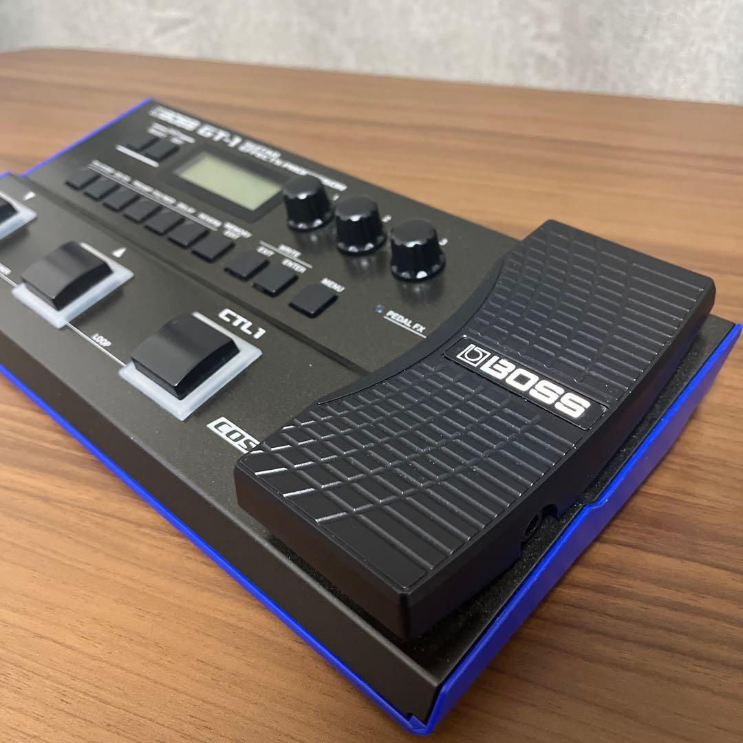 BOSS GT-1 ギターエフェクター+GT-1の教科書＋9v ACアダプター付