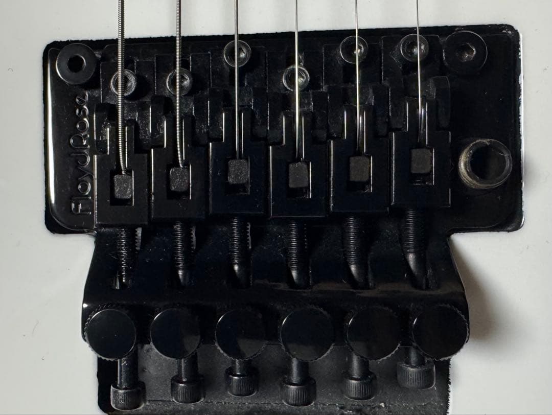 ギター JACKSON PRO KING V KVMG SW/BK BEVELS