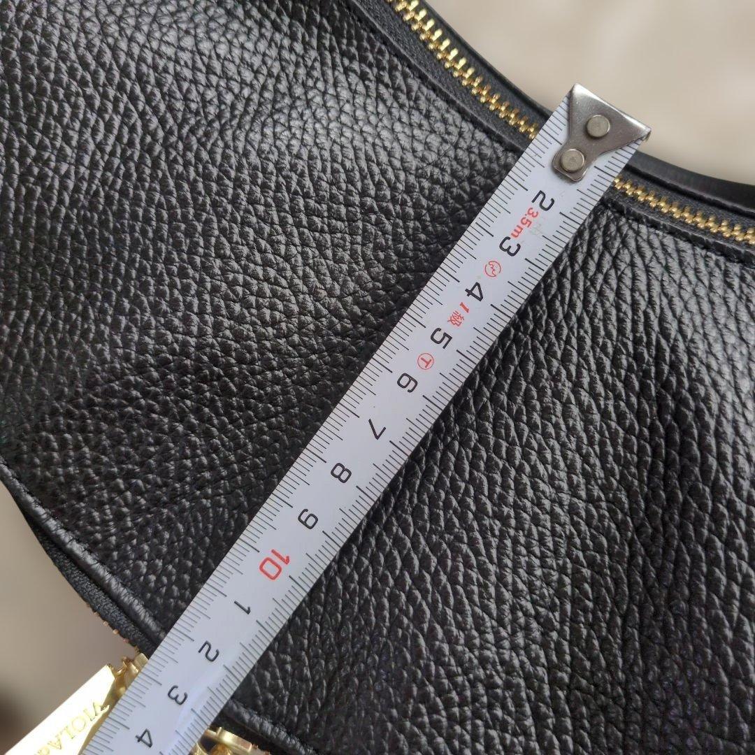 VIOLADOROのレザーボディバッグ