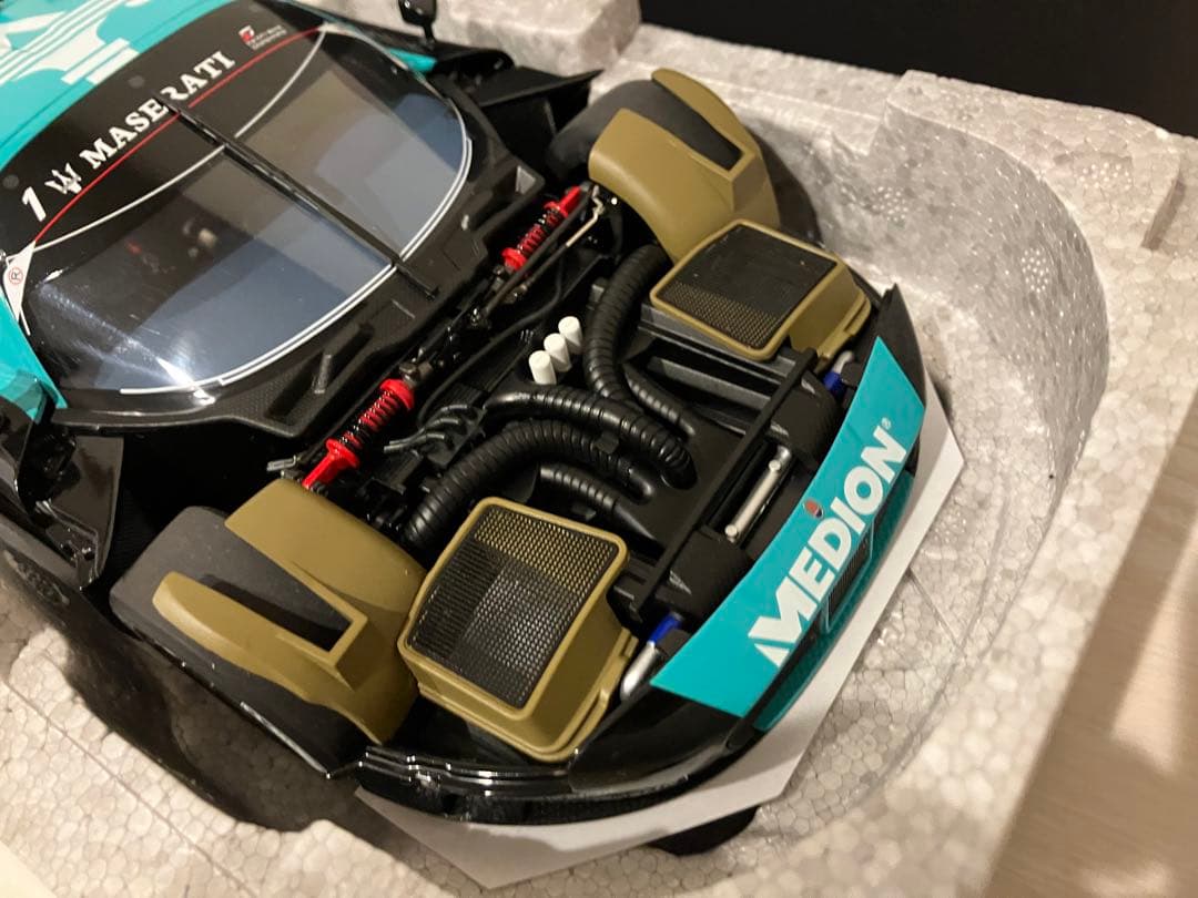 美品　1/18 オートアート マセラティ MC12 FIA GT1 2010