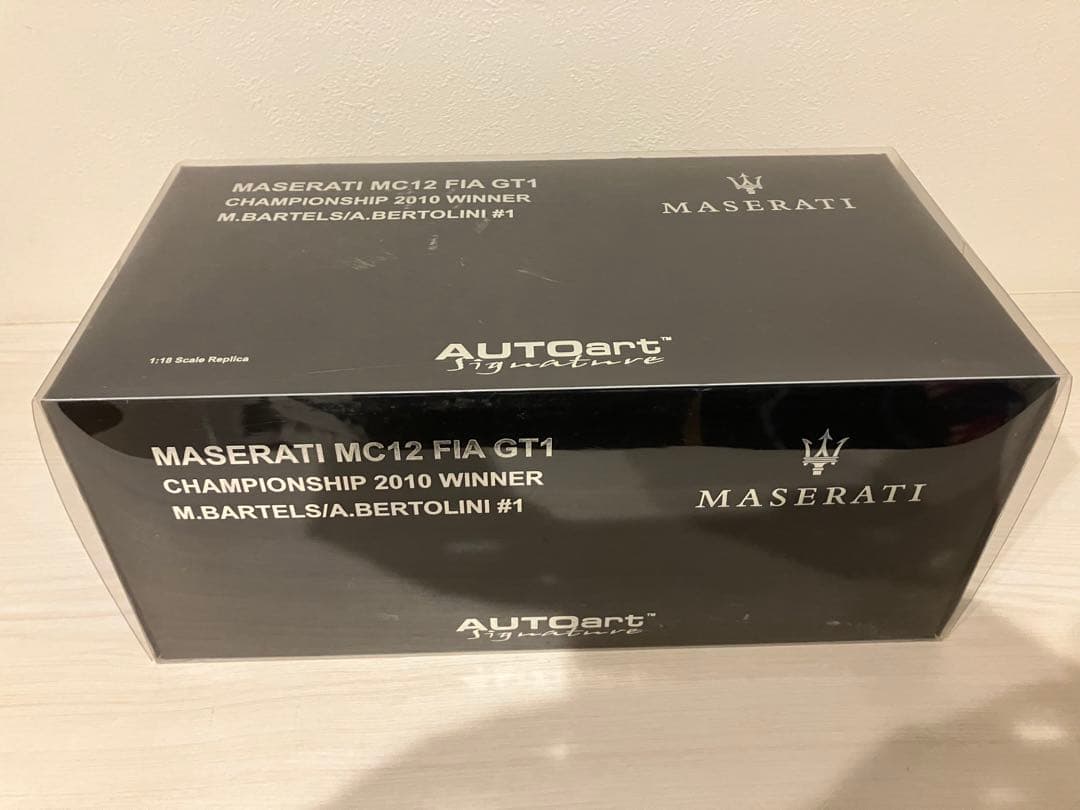 美品　1/18 オートアート マセラティ MC12 FIA GT1 2010