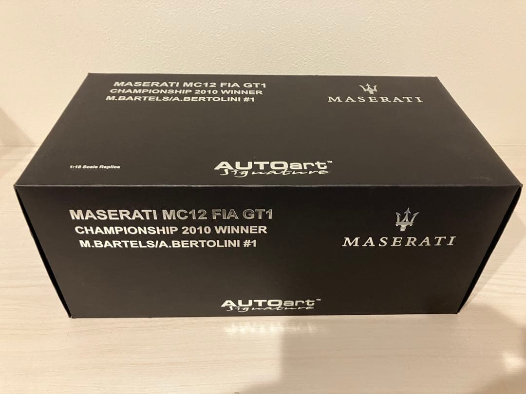 美品　1/18 オートアート マセラティ MC12 FIA GT1 2010