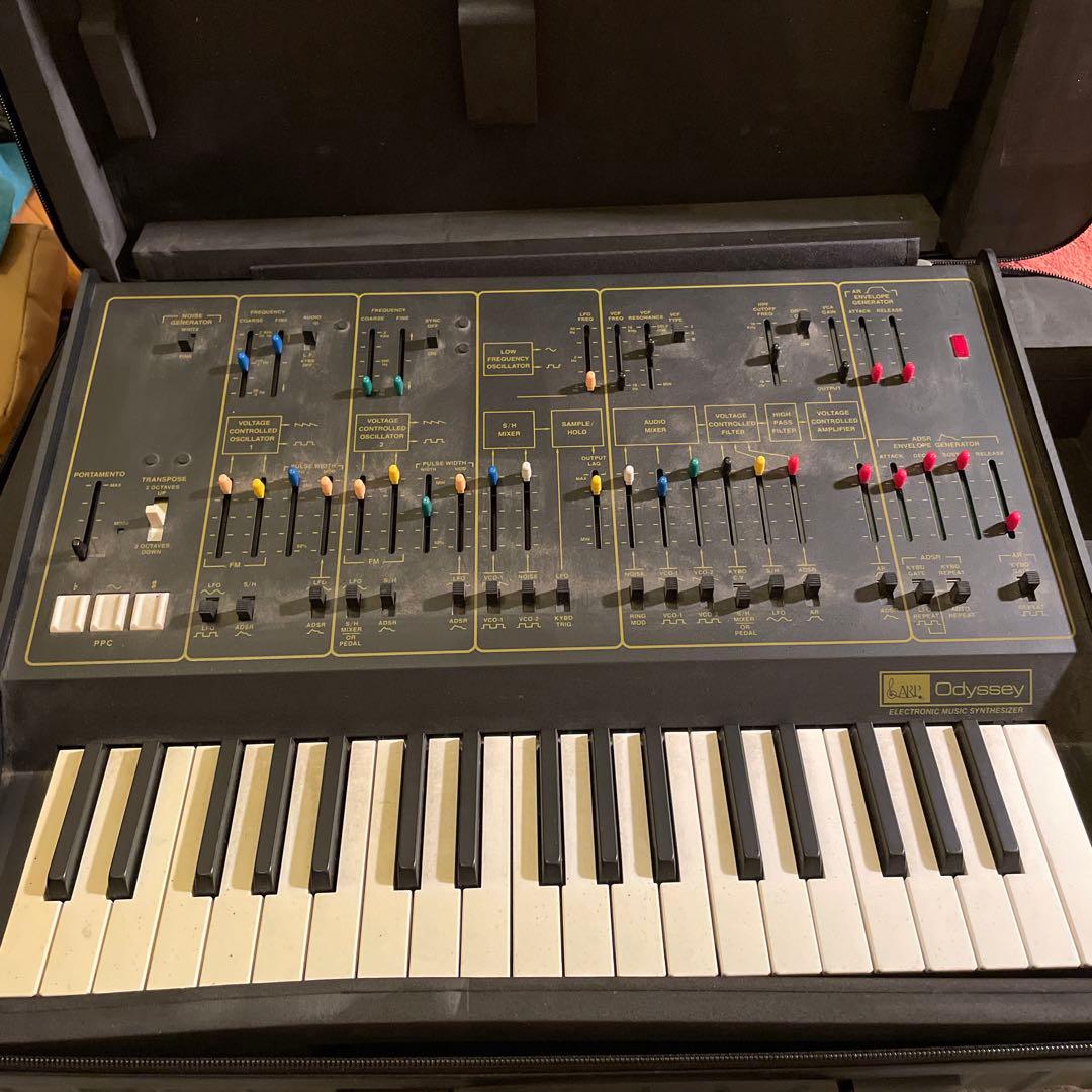 アナログシンセサイザー Arp Odyssey 37鍵