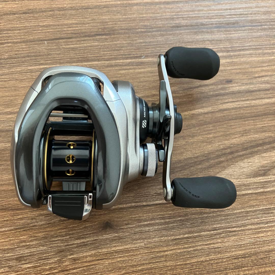 13メタニウムHG右　ハイギア　SHIMANO シマノ　ベイトリール