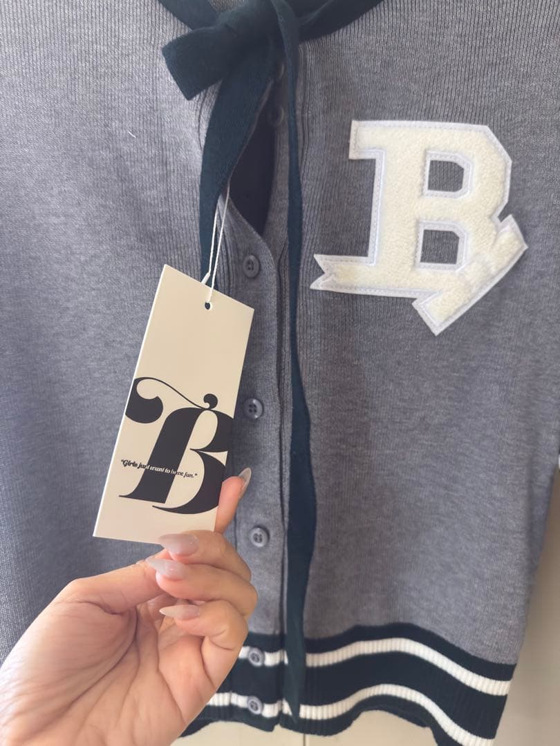 bibiy正規品大人気ロゴ リボン付きカーディガン グレー