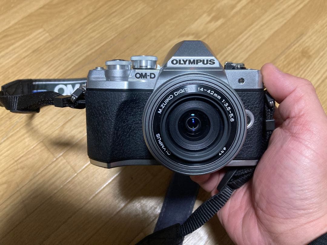 デジタルカメラ OLYMPUS OM-D