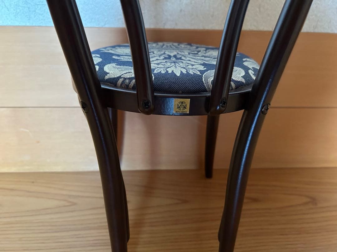 秋田木工ミニテーブルと椅子