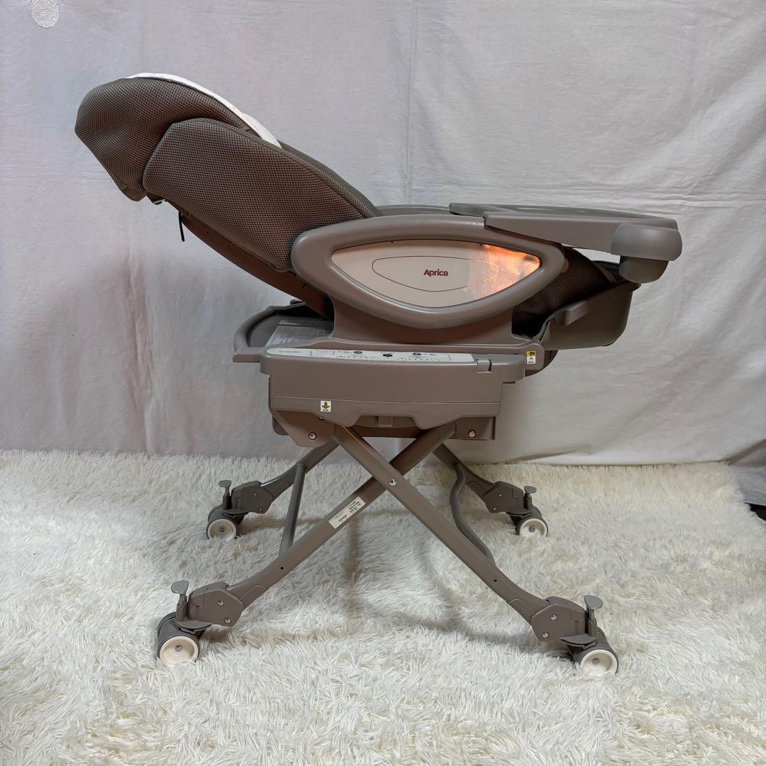 美品　Aprica ユラリズム AT オート ハイローチェア ムーンロック 電動