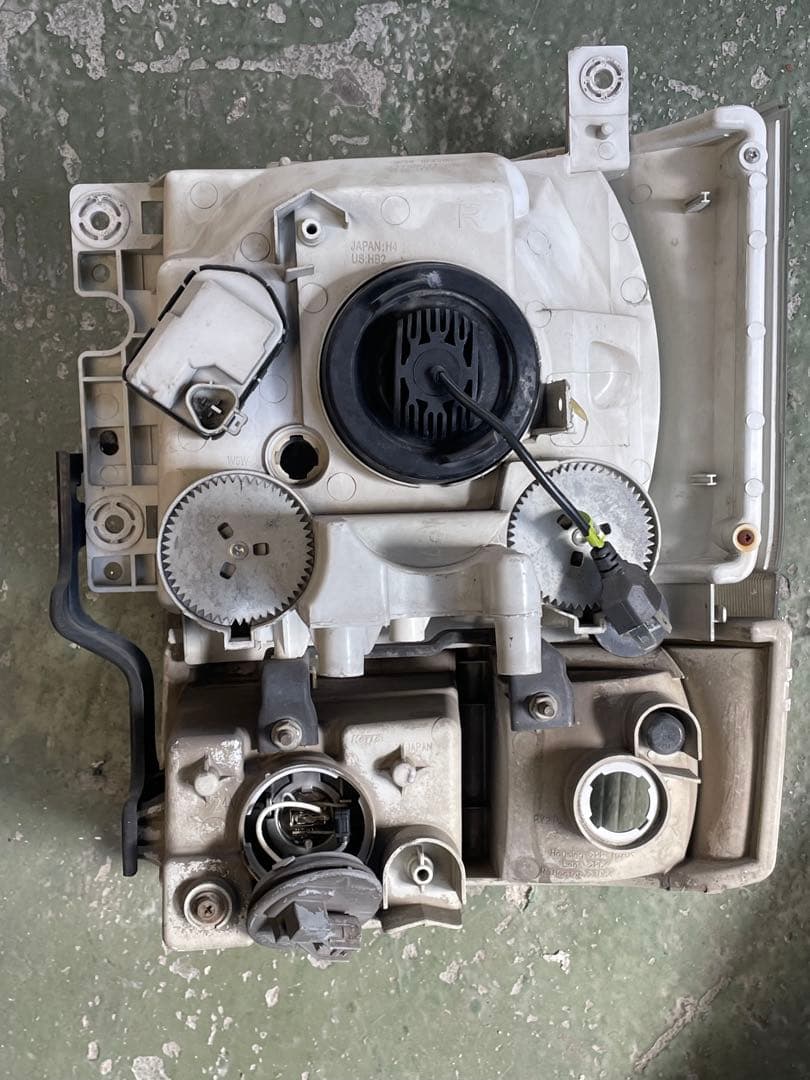 り*い様 最終送料込み！！いすゞNEWギガヘッドライトセット