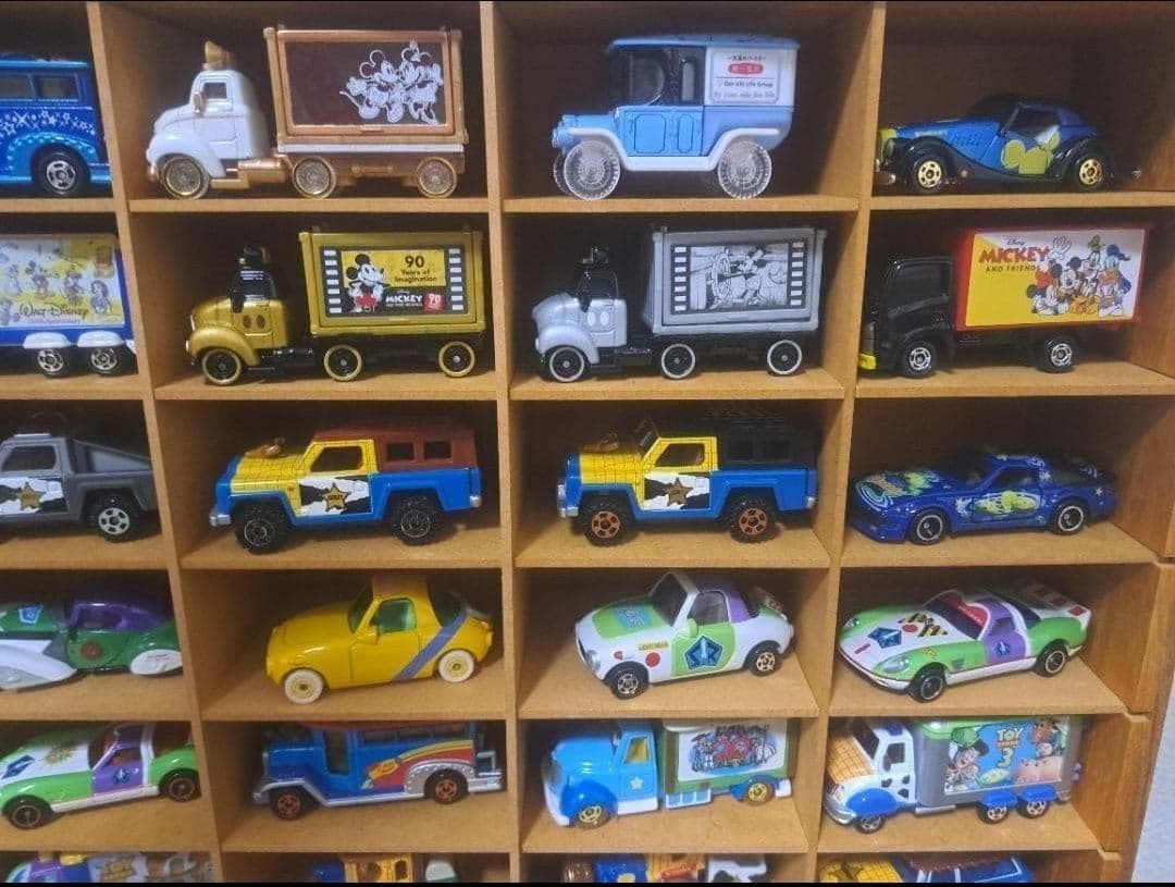 ディズニートミカ　ディズニーモータース　トミカ　48台まとめ売り