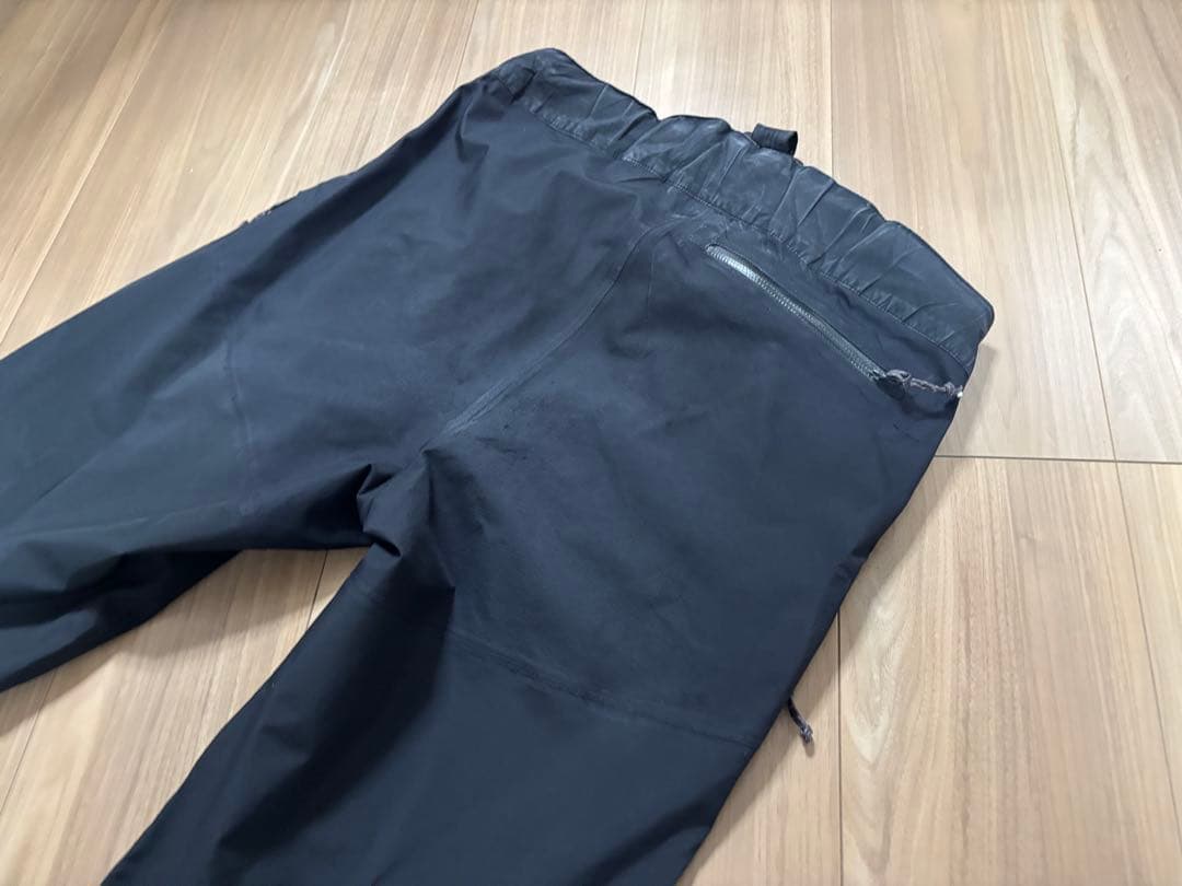 ★送料無料・最高峰★お洒落　マムート ゴアテックスプロ　ハードシェル　スキー雪山