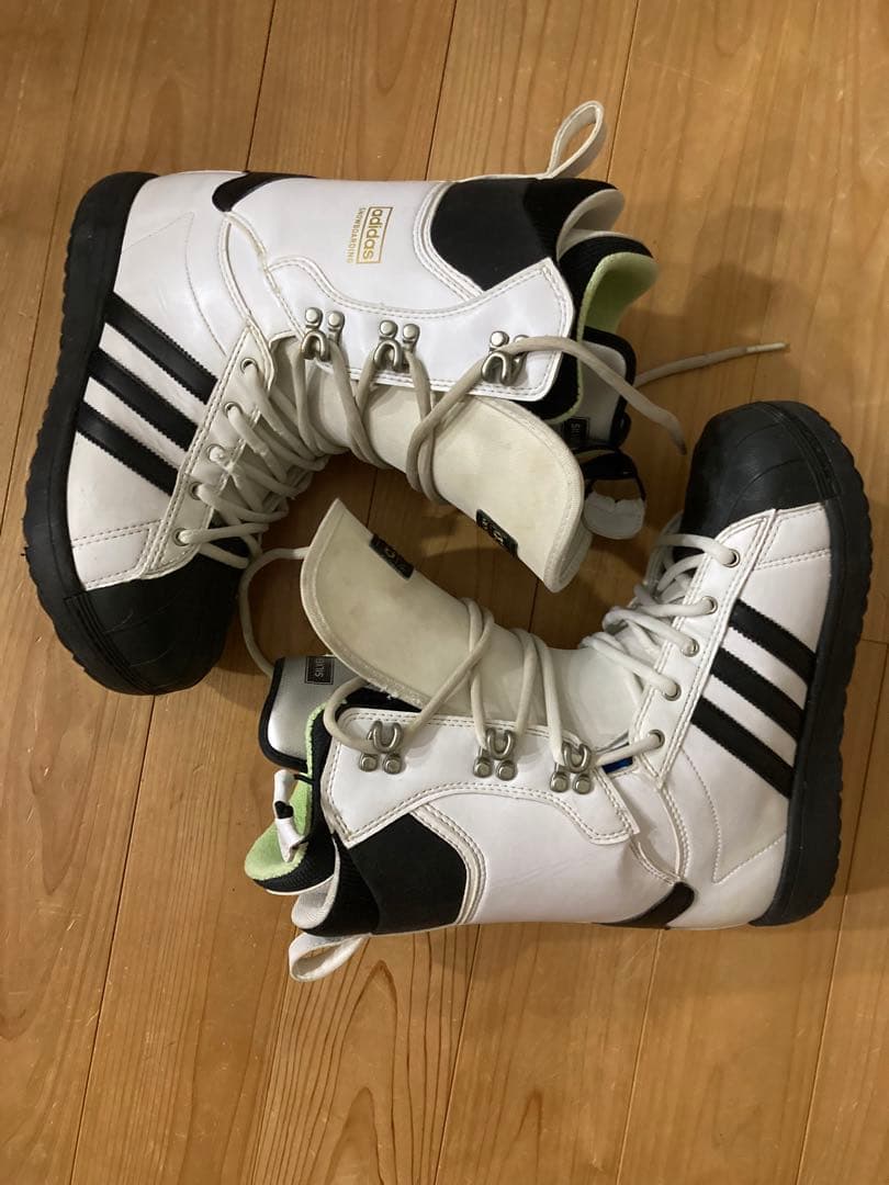 adidasアディダススノーボードブーツスーパースターホワイト/ブラック26cm