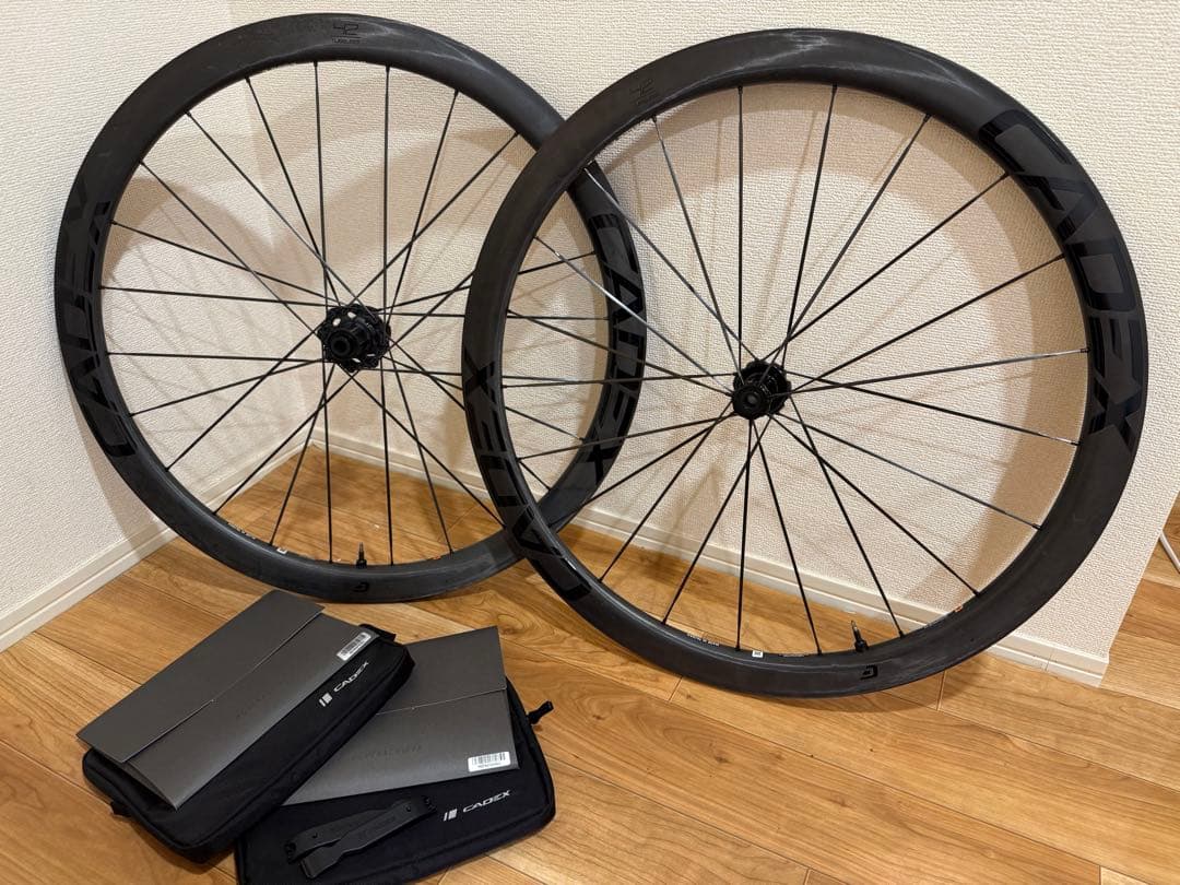 CADEX 42 DISC Tubeless カーボンホイール　チューブレス