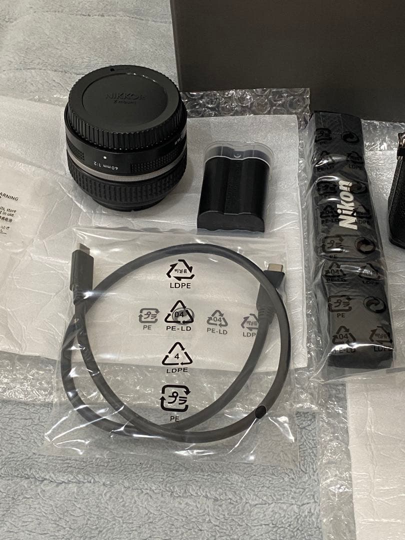 【極美品】Nikon Zf 40mm F2(SE) レンズキット ブラック