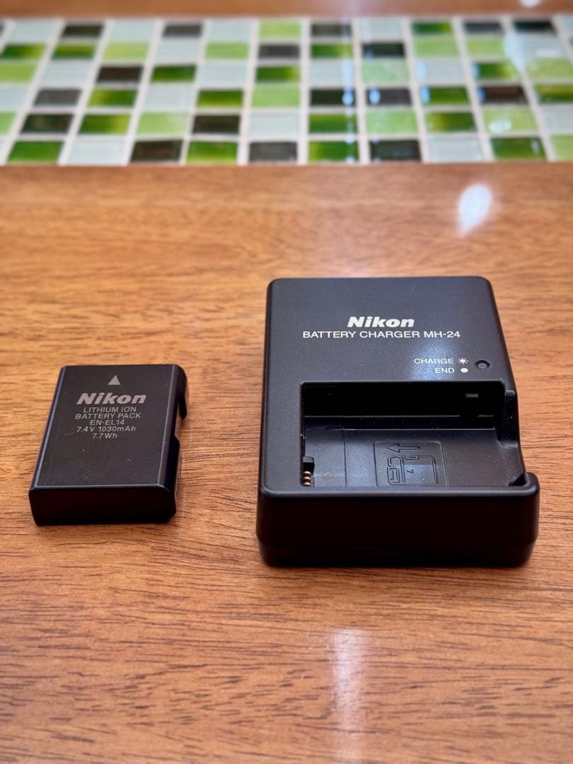 【動作品】ニコン COOLPIX P7000 ブラック【匿名配送】