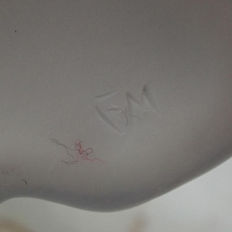 RU-6396 リヤドロ フィギュリン 貴婦人と帽子