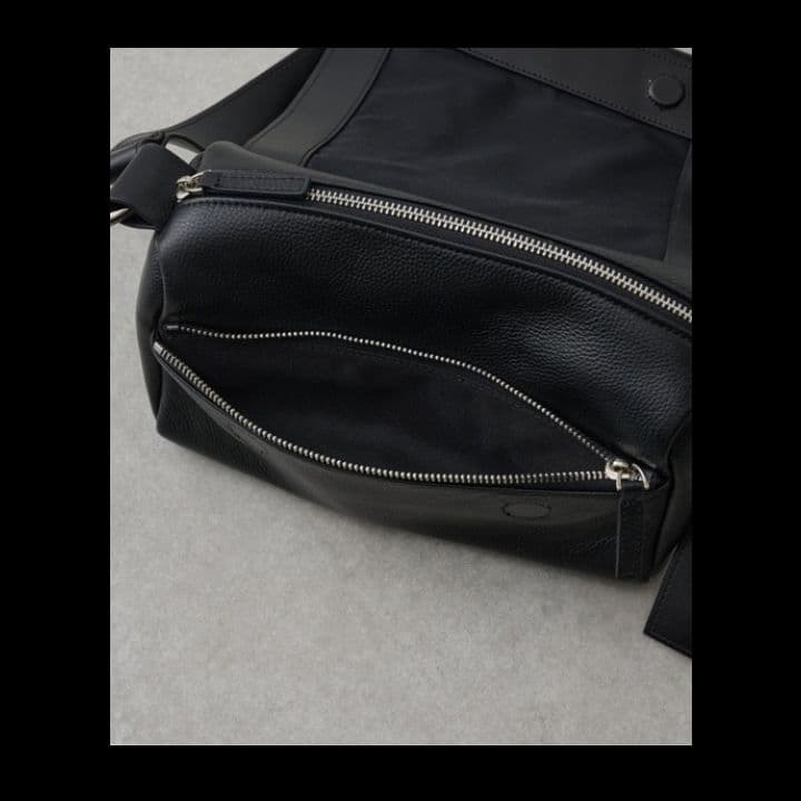 BEARDSLEY　ビアズリーショルダーバッグ レザーボディバッグ 　ブラック