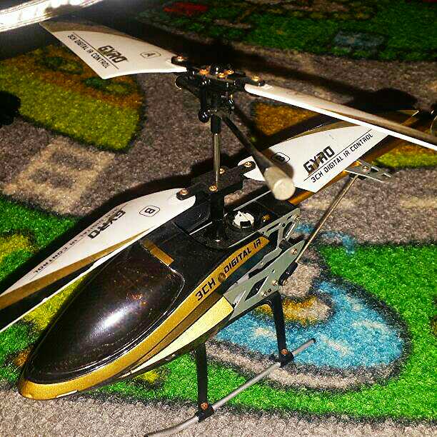 低空飛行ヘリコプター