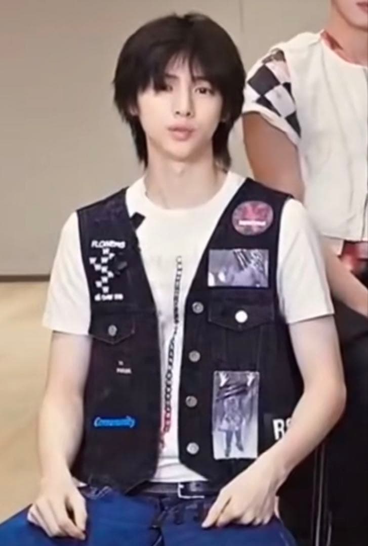 rafsimons ベスト　NCTテヨン cortisジュフン txtボムギュ