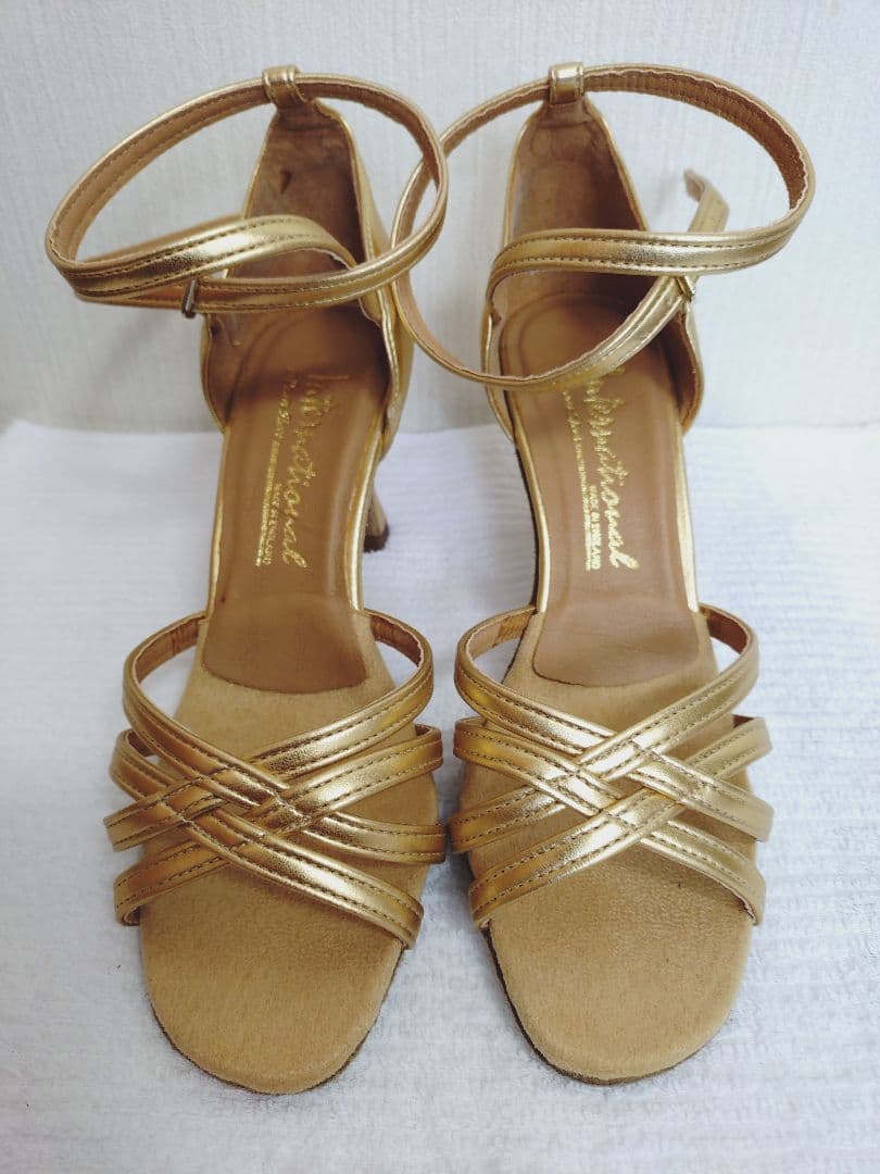 インターナショナル製ラテンシューズ