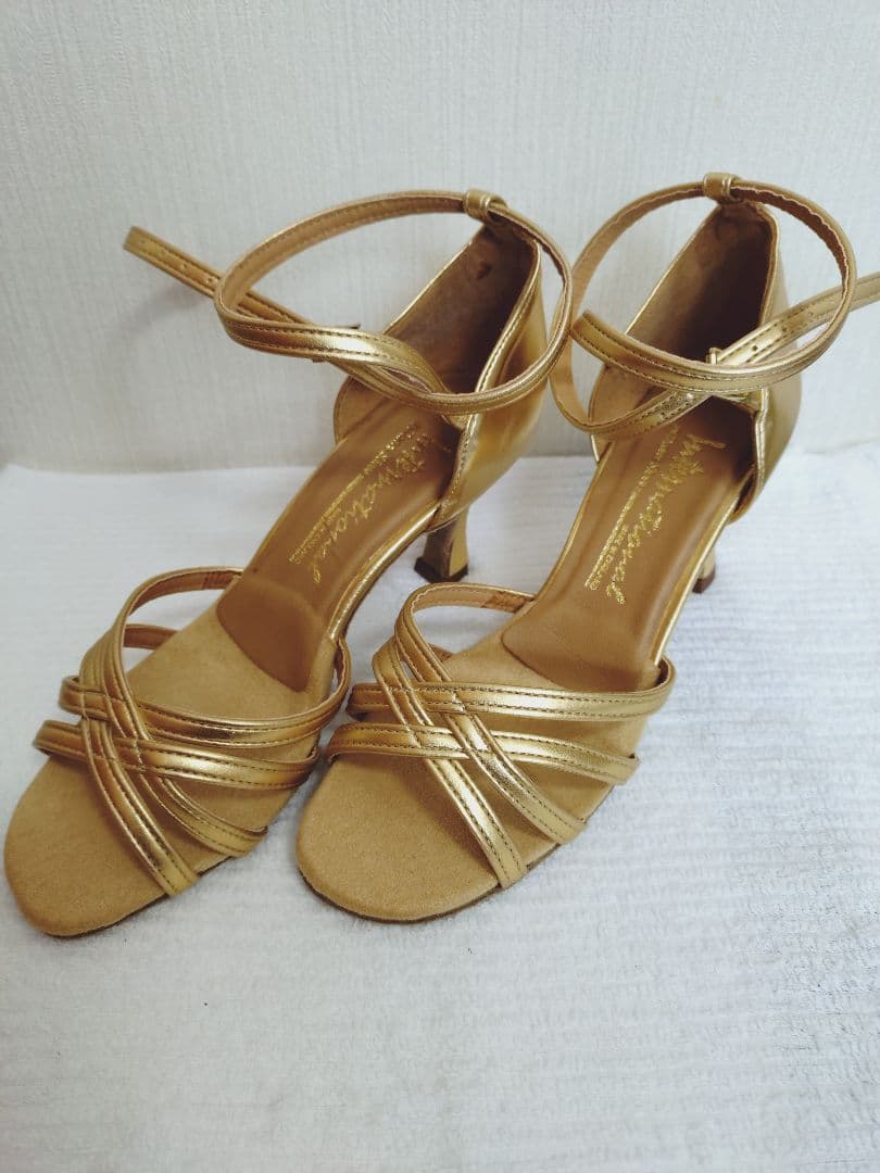 インターナショナル製ラテンシューズ