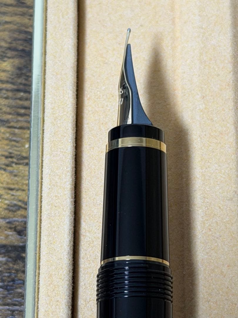 新品未使用　2013年製　ナミキ　SF 細軟字　パイロット　万年筆　備品付き
