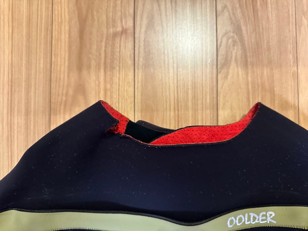 ウェットスーツ　セミドライ5mm-3mm ネックエントリータイプ