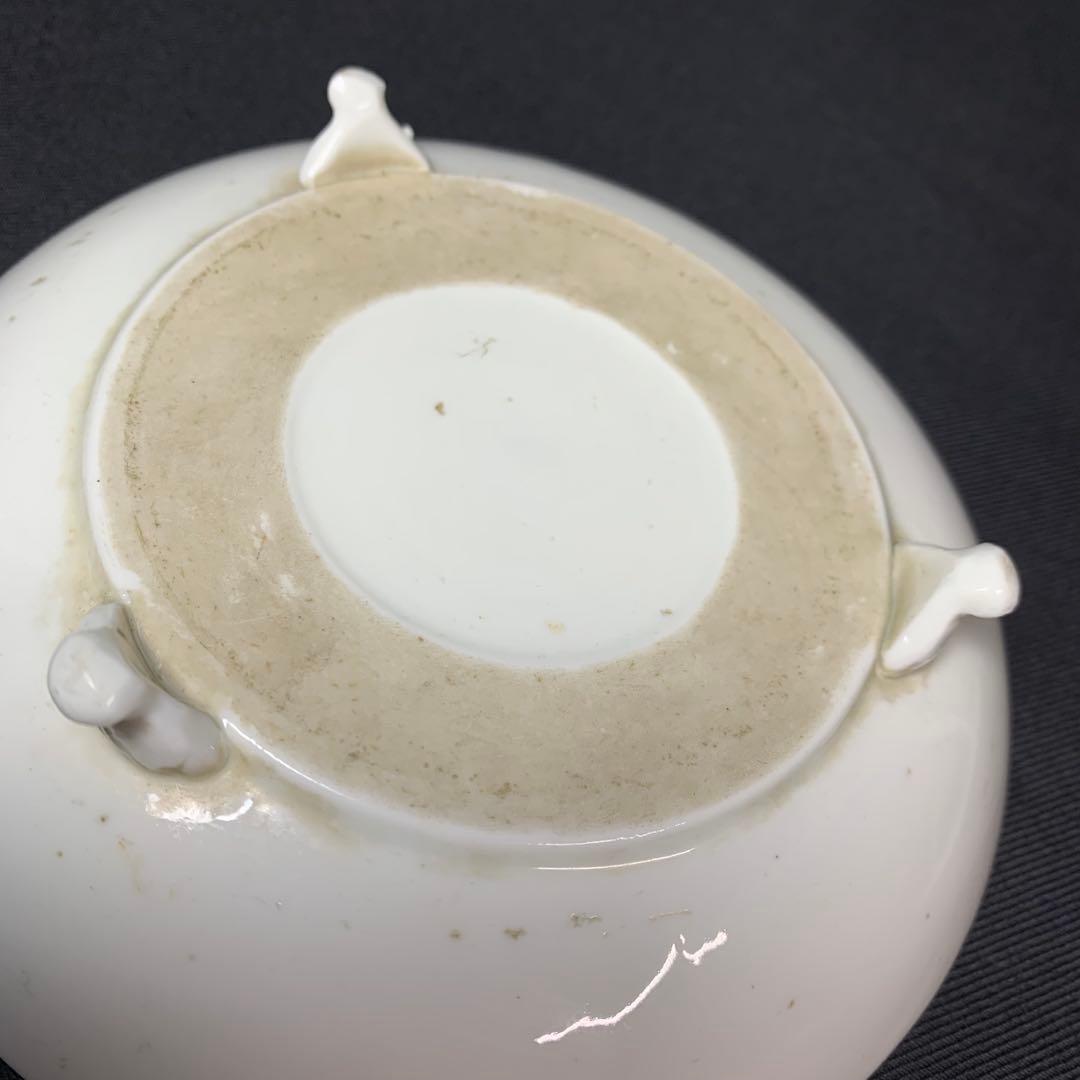 K633☆古伊万里名品 柿右衛門 白磁 陽刻鹿文 三つ足 4.5㎜ 中皿 前期