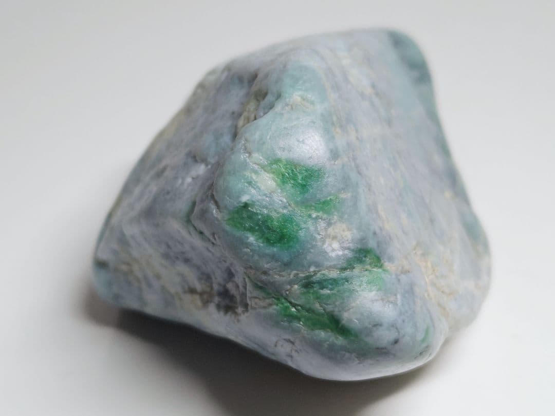 青緑 538g 翡翠 ヒスイ 原石 鑑賞石 自然石 誕生石 鉱物 鉱石 水石