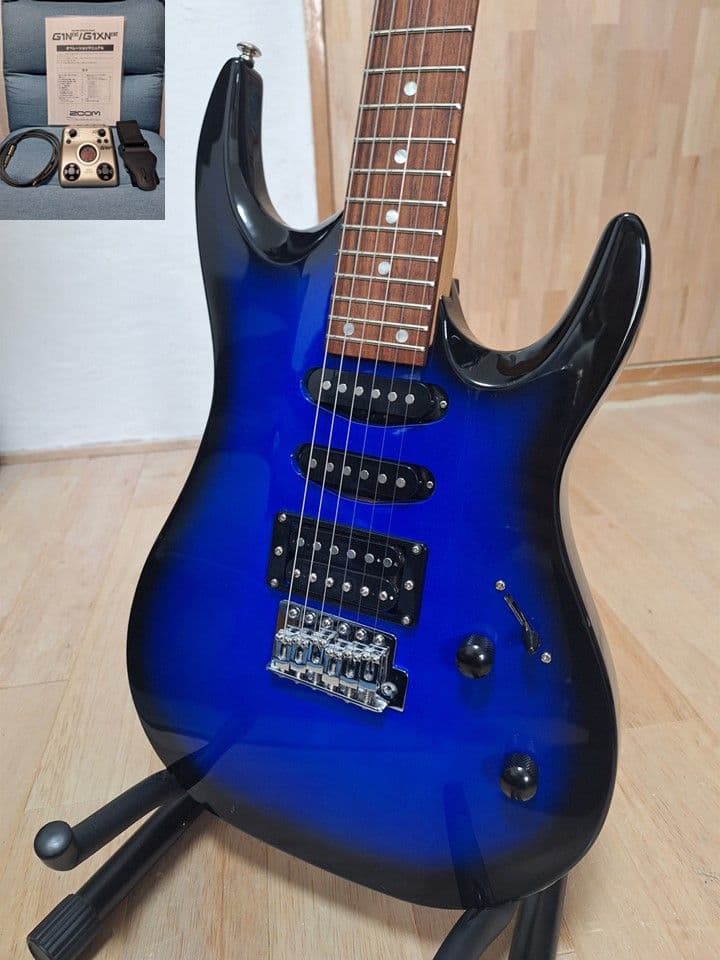 【ほぼ美品】エレキギター （調整済）自分が欲しいと思う内容で構成した初心者セット