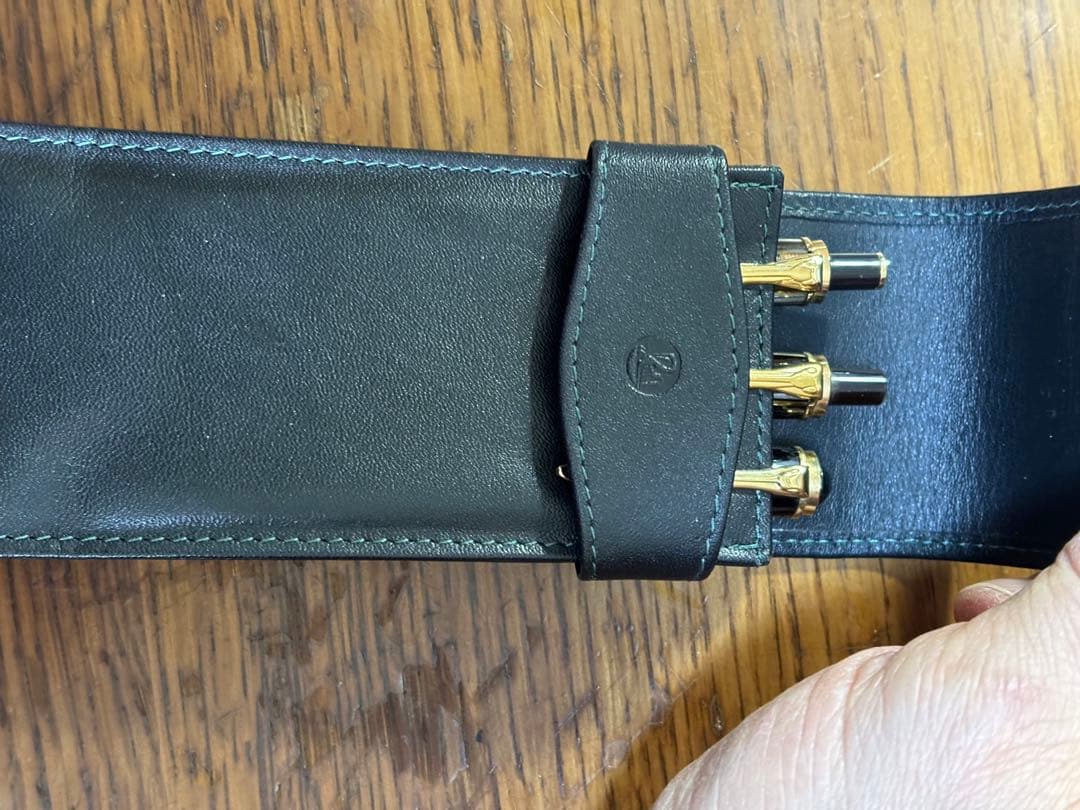 高級PELIKAN14k万年筆とボールペン、シャープペン3本＆レザーケース付き