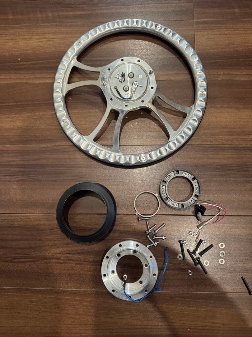 ステアリングホイール