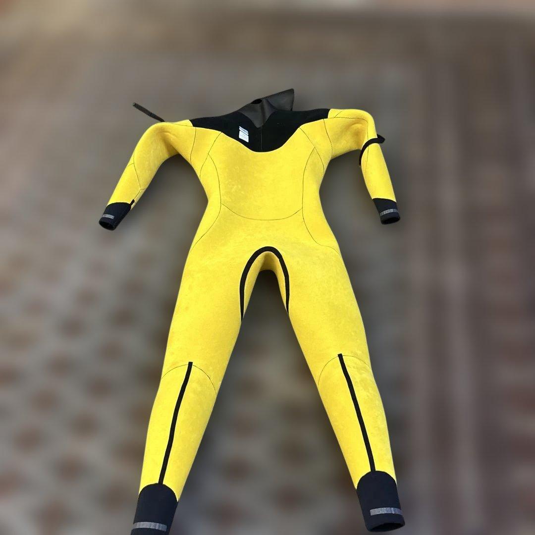 BEWET ブラック セミドライスーツ