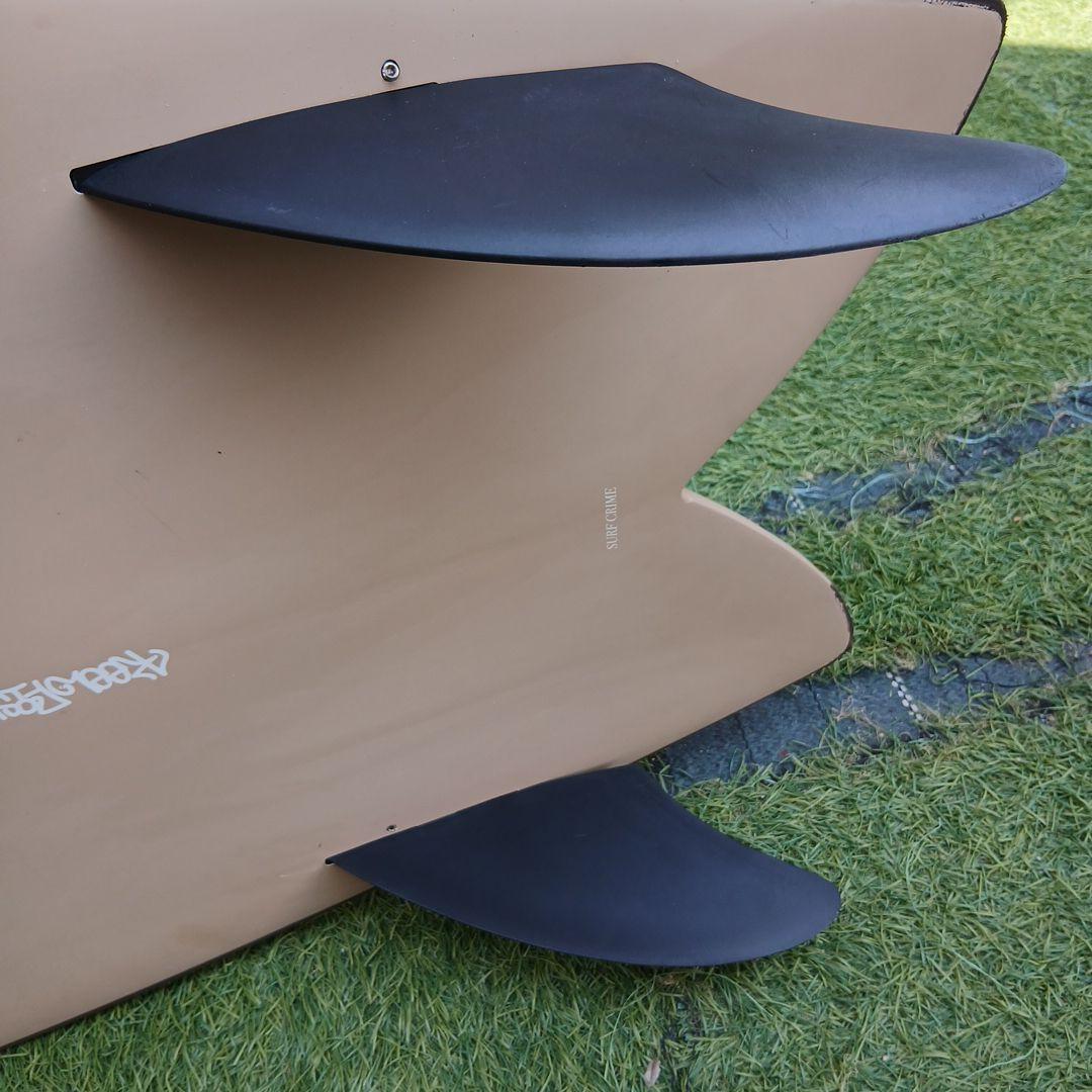 CRIME ６.２ツインキールフィッシュ　キールフィン付き　WAX不要　送料込み