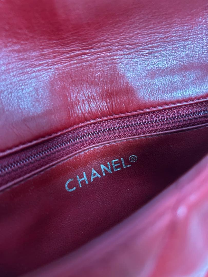 CHANEL シャネル　赤 ボディバッグ
