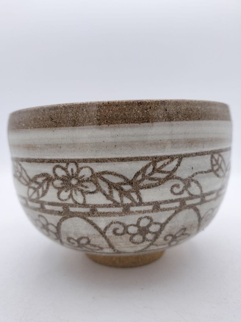 c642 茶碗 白石焼 掻落草花紋 井樋博 木箱 茶道具 古物