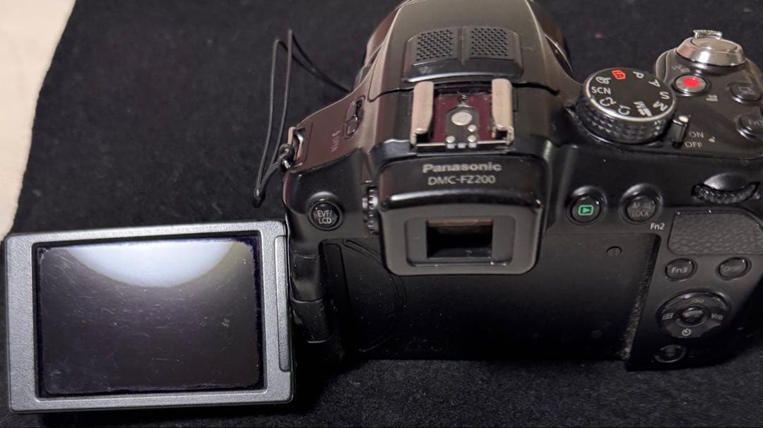 Panasonic FZ200 コンパクトデジタルカメラ