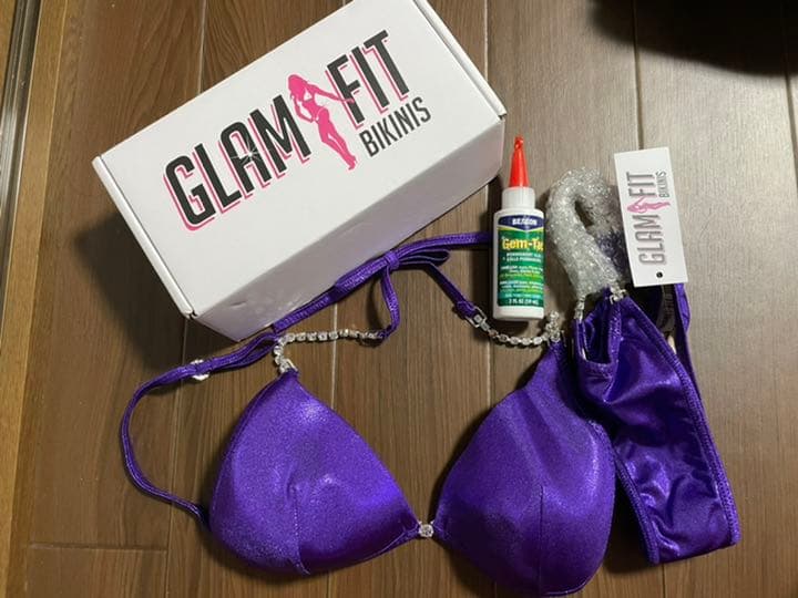 新品未使用　大会用キラキラビキニ上下＋接着グルー