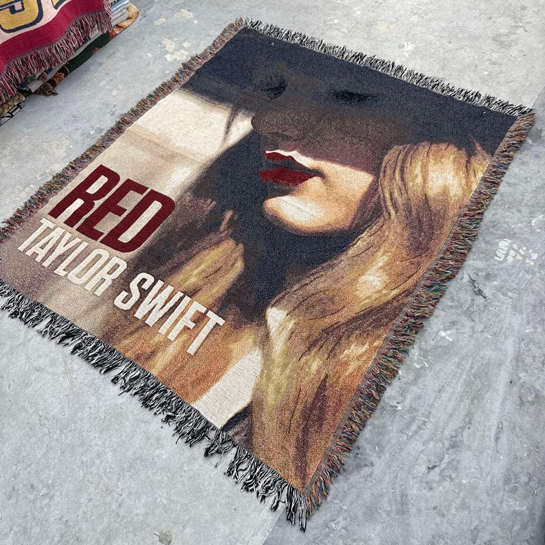 テイラースウィフト RED マルチカバー　ソファーカバー　ラグ　161x134