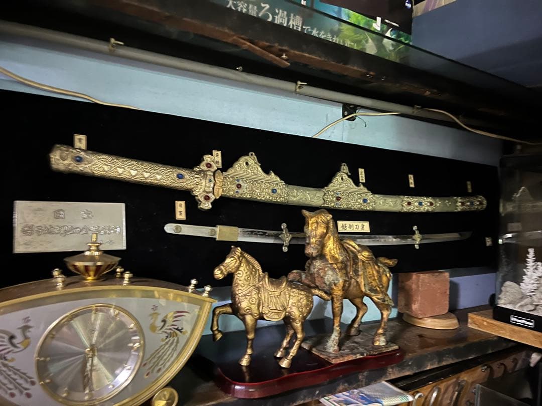 梨地螺鈿金装飾剣 (なしじらでんきんそうのかざりたち) 、レプリカ 、模造刀