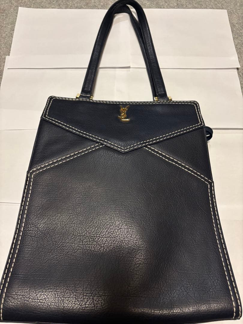 【Yves Saint Laurentレザーバック】ネイビー