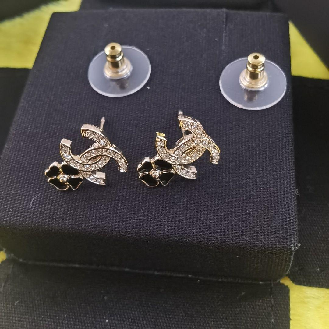 シャネル CHANEL CCロゴ クローバー ピアス