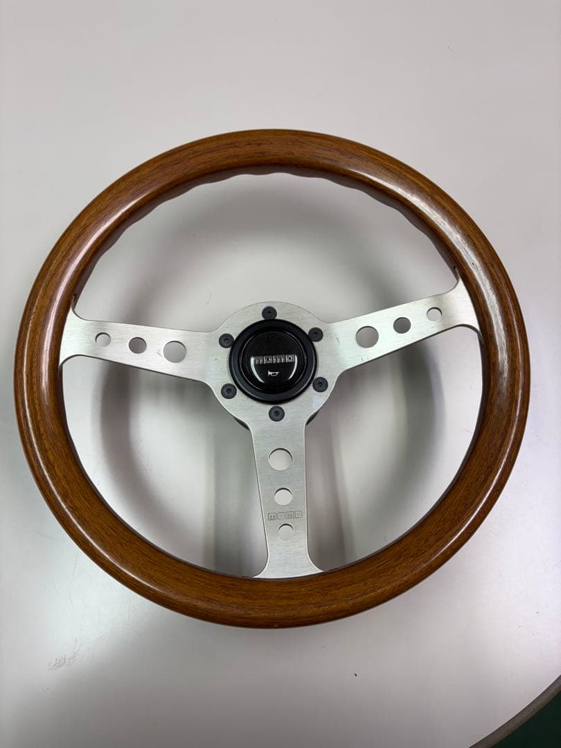 【値下げ】MOMO イタリア製　ウッドステアリング￼ボス付