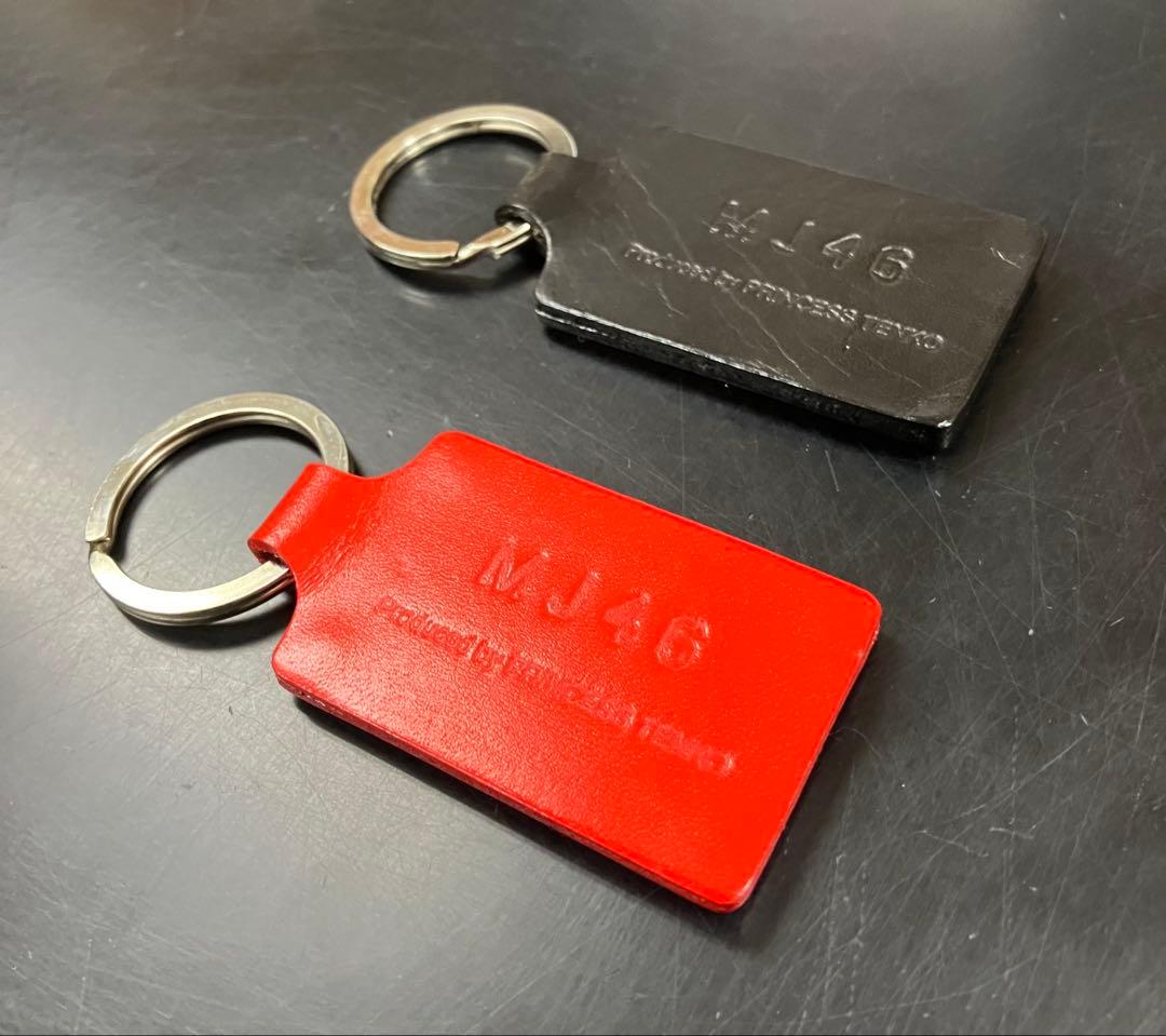 マイケル・ジャクソン MJ46 サインキーホルダー セット　黒　赤　セット