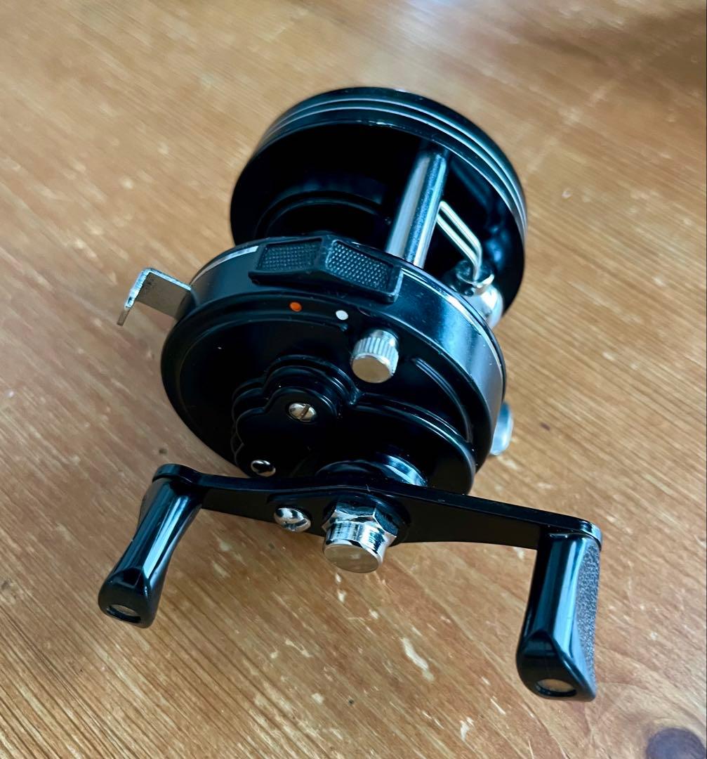 お見逃しなく！　オールド　ダイワ　ミリオネア　GS-1000C ベイトリール