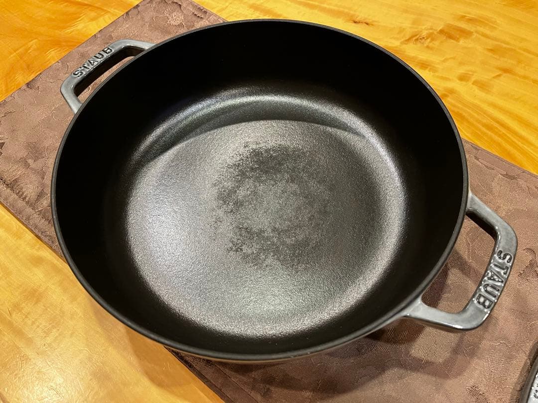 STAUB両手鍋 グレー 約26cm