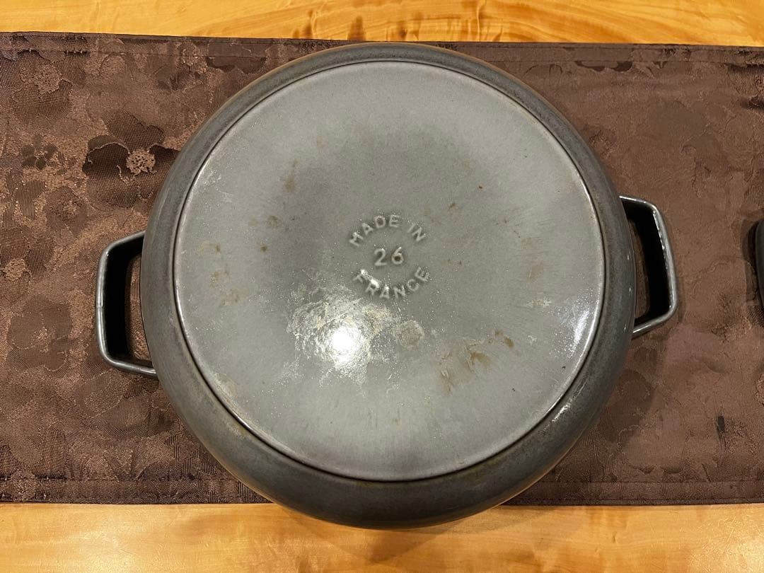 STAUB両手鍋 グレー 約26cm