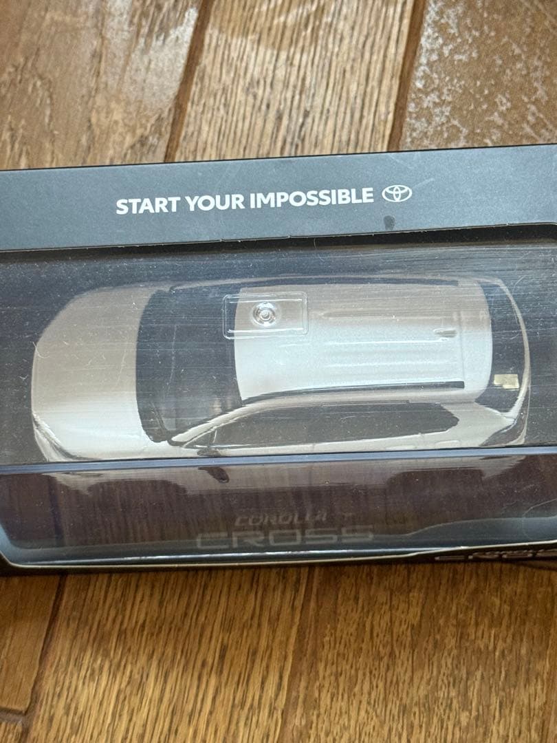 新型カローラクロス2025カラーサンプルプラチナホワイトパールマイカ1/30新品