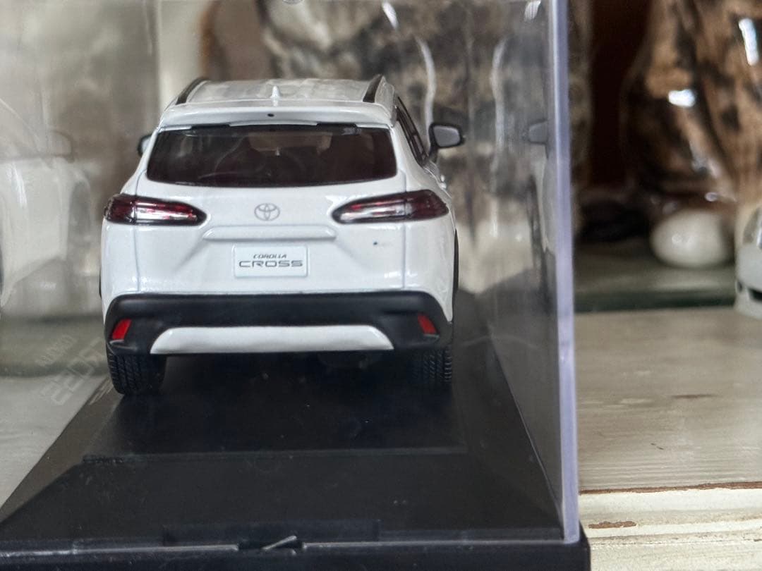 新型カローラクロス2025カラーサンプルプラチナホワイトパールマイカ1/30新品